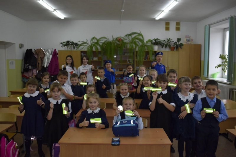 Полицейские провели мастер-класс для первоклассников Новобурейской школы